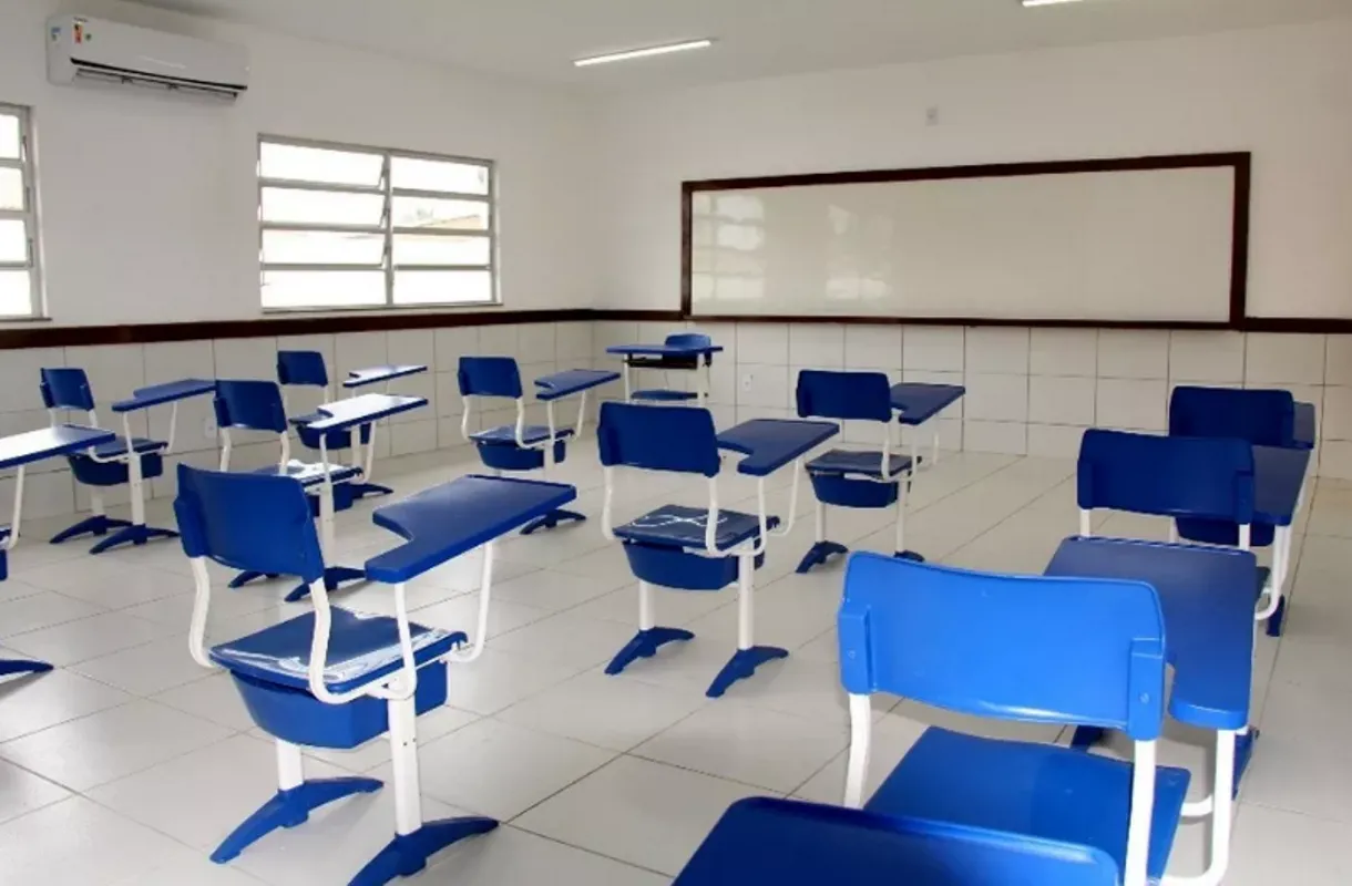 TRF-5 condena professor de SE por constrangimento e importunação sexual contra estudantes adolescentes
