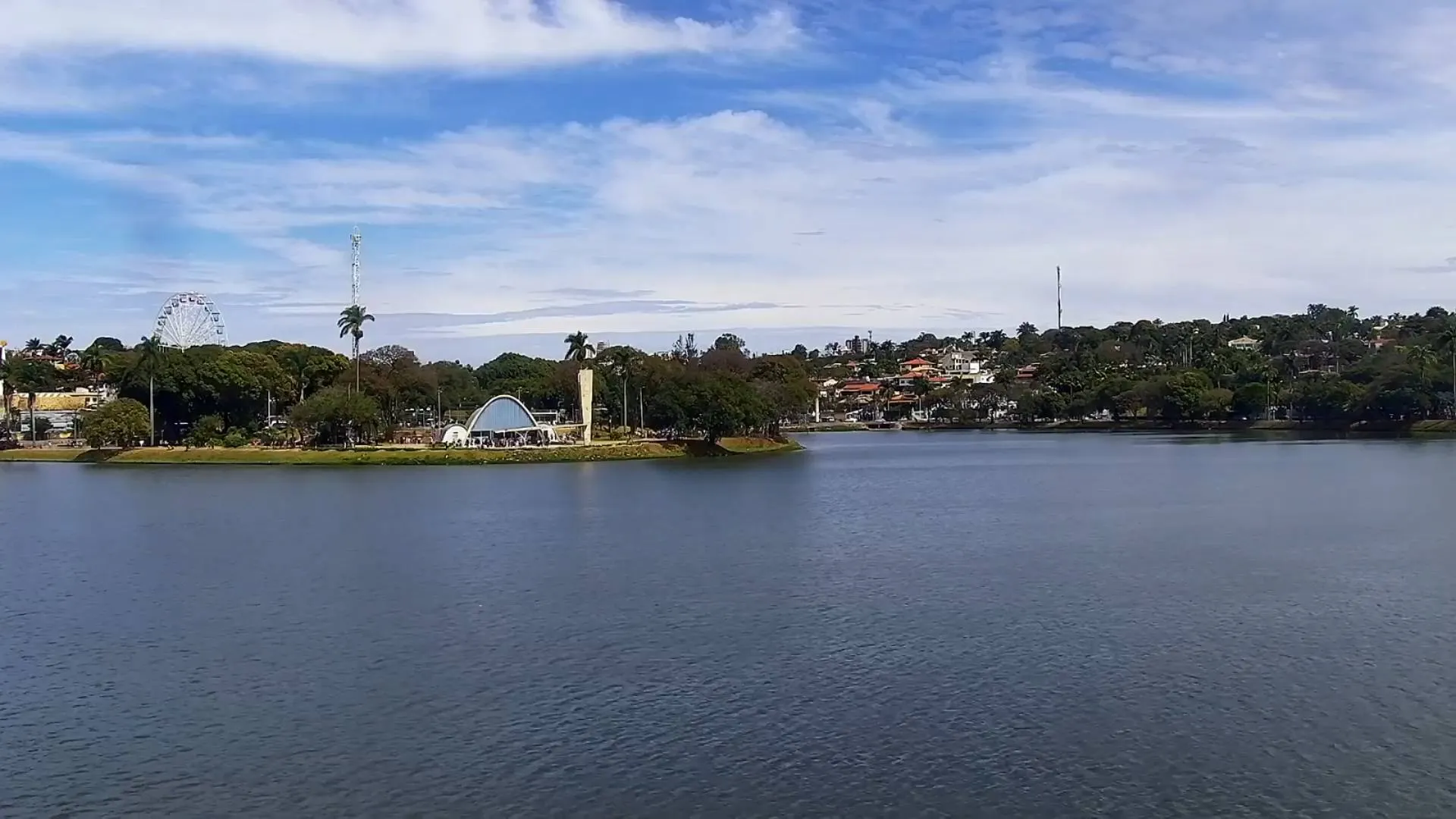PBH aprova lei que permite esportes e atividades aquáticas na Lagoa da Pampulha, em BH