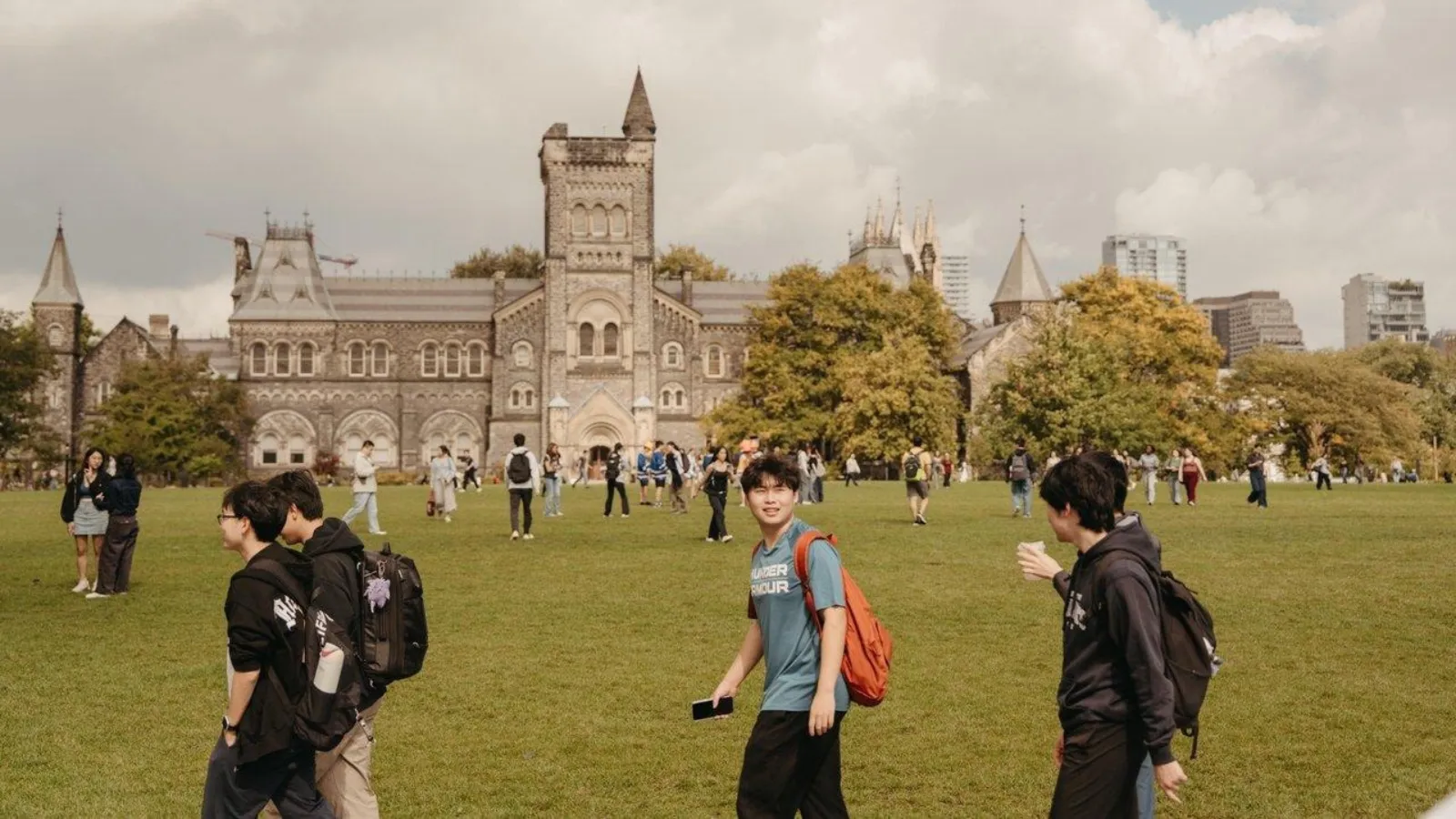 Um guia para quem quer estudar e construir carreira no Canadá