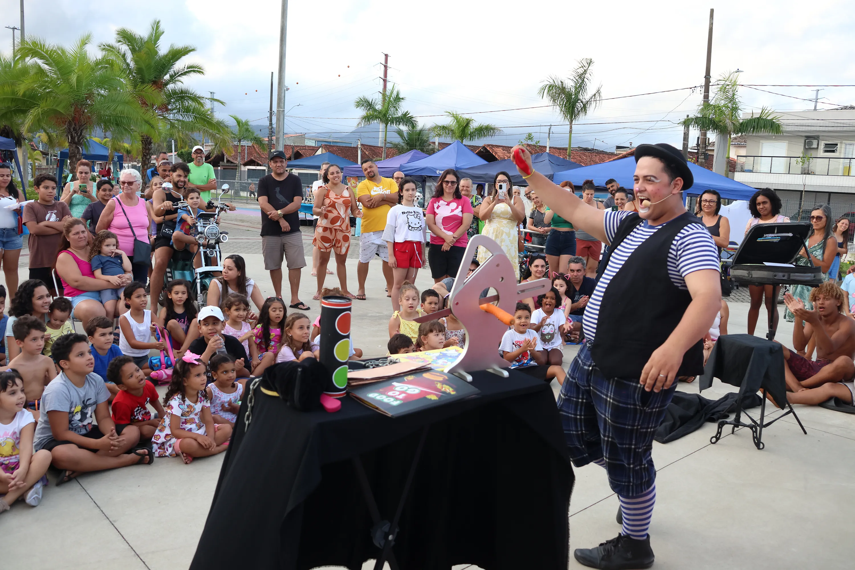 Domingo no Parque reúne feira de artesanato, música e contação de histórias em Praia Grande
