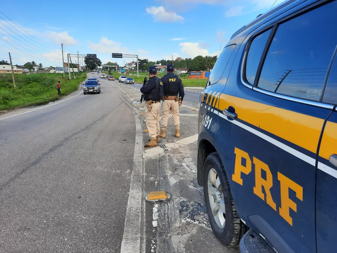 Homem morre em acidente entre carro e moto no Sertão da Paraíba