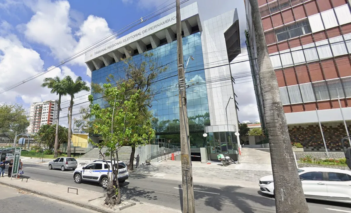 Justiça Eleitoral multa campanha de Raquel Lyra e Priscila Krause por propaganda contra João Campos sobre polêmica em concurso