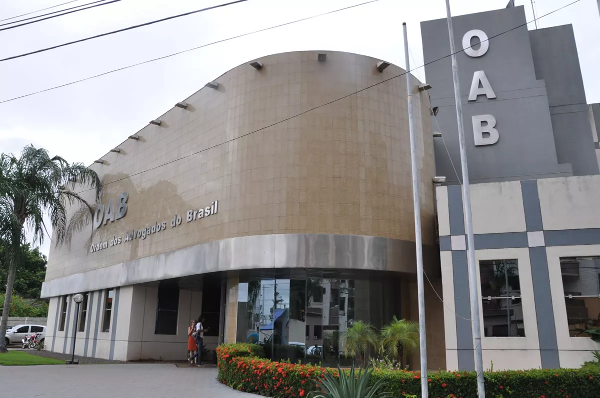 OAB-RO abre processo disciplinar contra estagiária suspeita de atuar como advogada e cobrar honorários