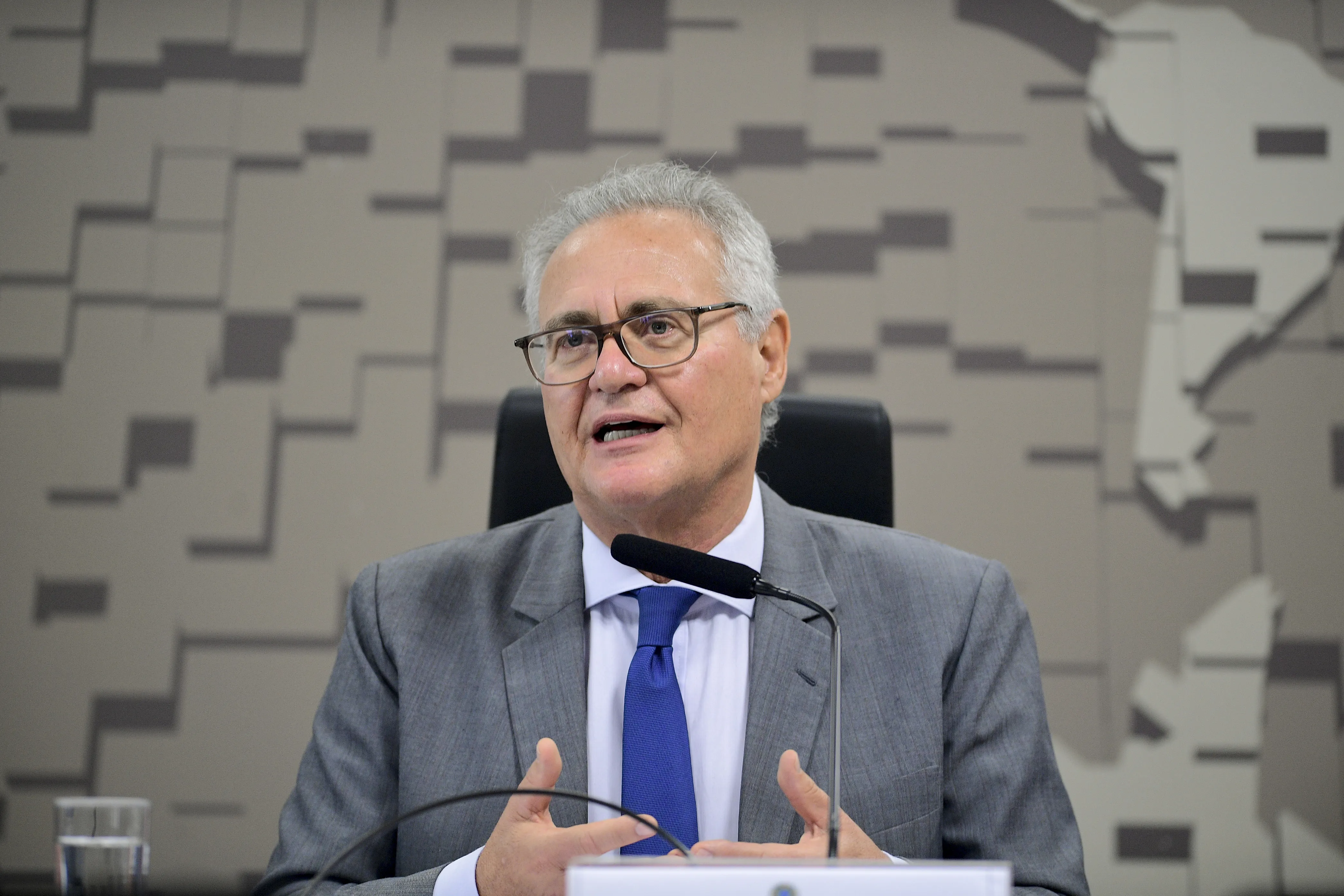Qual é o número de Renan (MDB) para o Senado em Alagoas?
