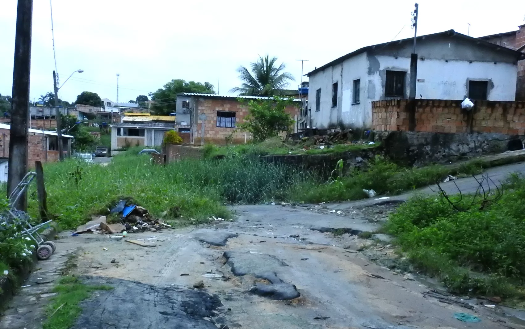 Imóveis sem ligação viável à rede de esgoto terão cobrança de taxa suspensa em Manaus