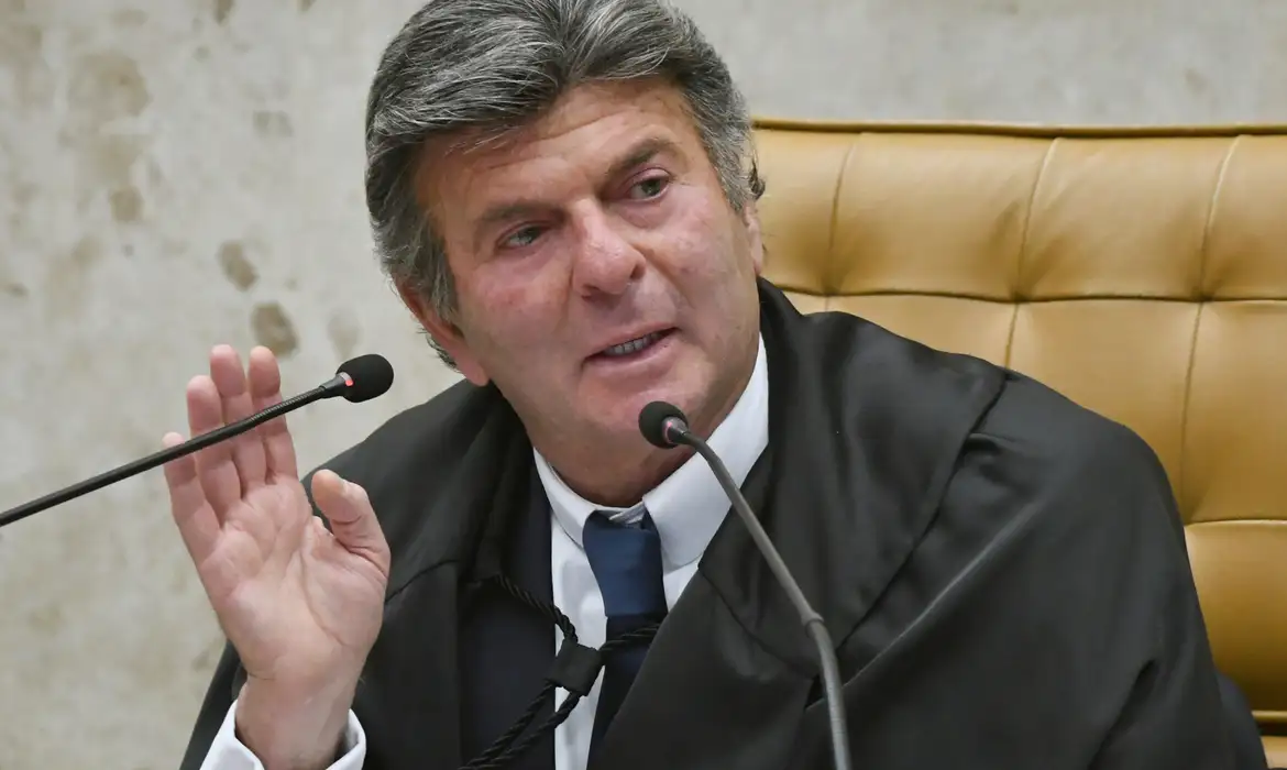 Fux dá 15 dias para União e BC responderem sobre empréstimo ao BRB