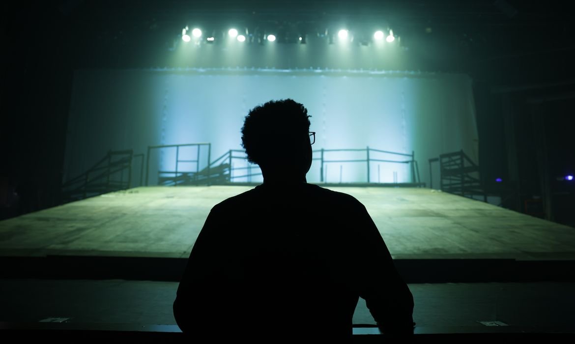 Coletivos de teatro terão programação gratuita em 18 cidades de SP