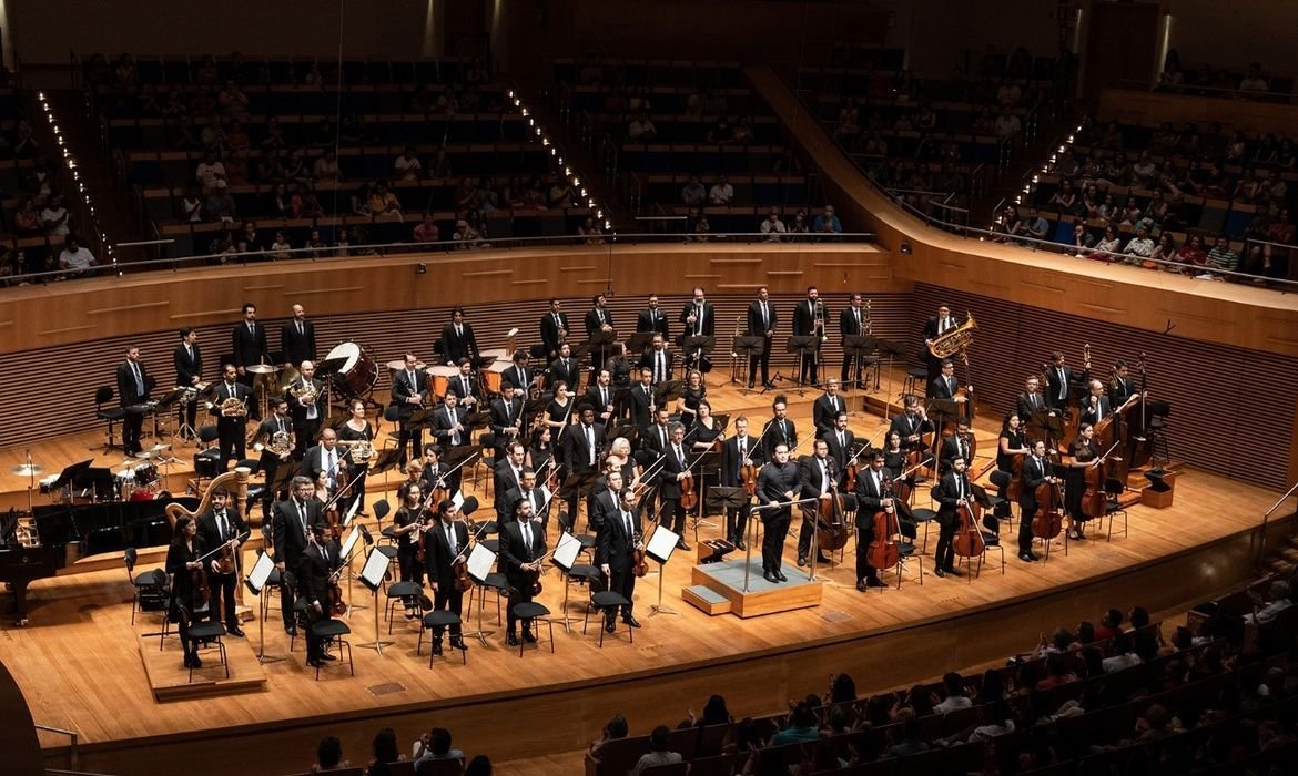 Rádio MEC transmite domingo o concerto da Orquestra Filarmônica de MG