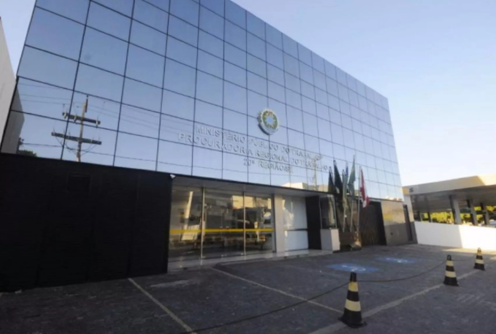 MPT processa supermercado por problemas em estrutura de depósito em Itabaiana