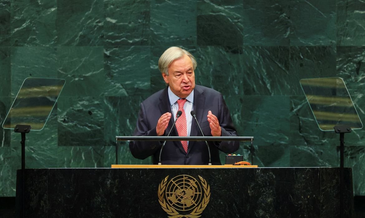 Secretário-geral da ONU alerta para avanço de guerras e riscos da IA