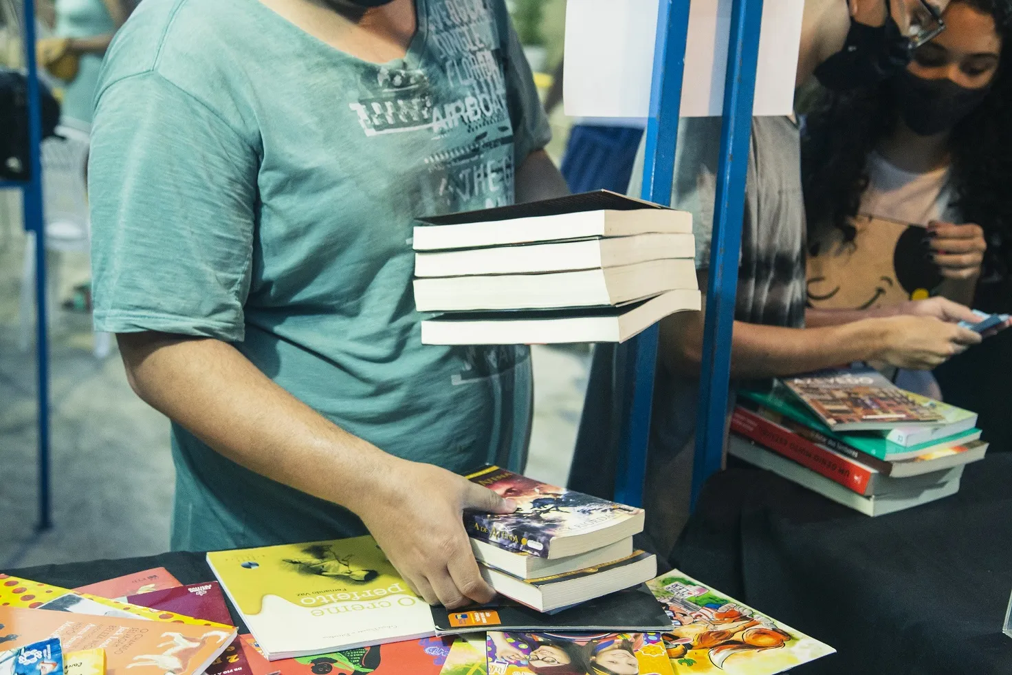 Feira de troca de livros será realizada em outubro no Sesc Petrolina; veja como participar