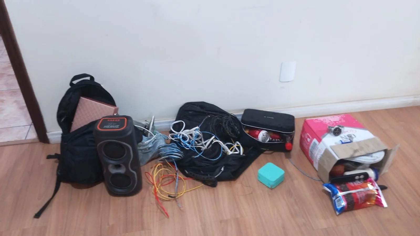 Morador é acordado por ladrão armado com faca durante roubo em casa  de Limeira 