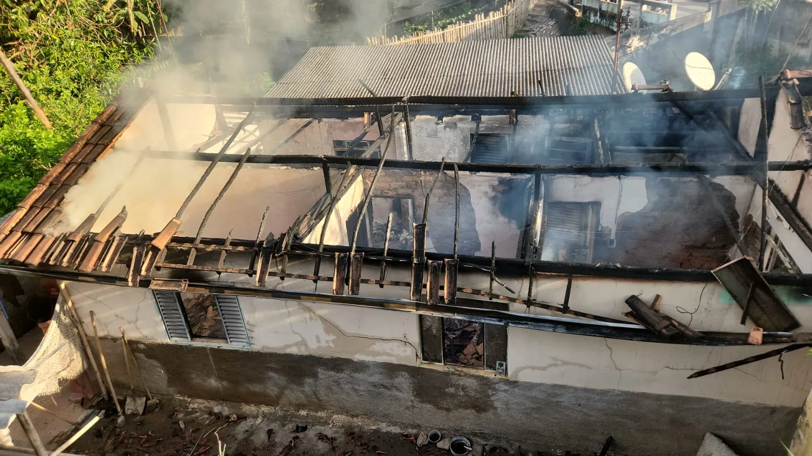 Idoso é agredido e tem casa incendiada pelo neto em MG