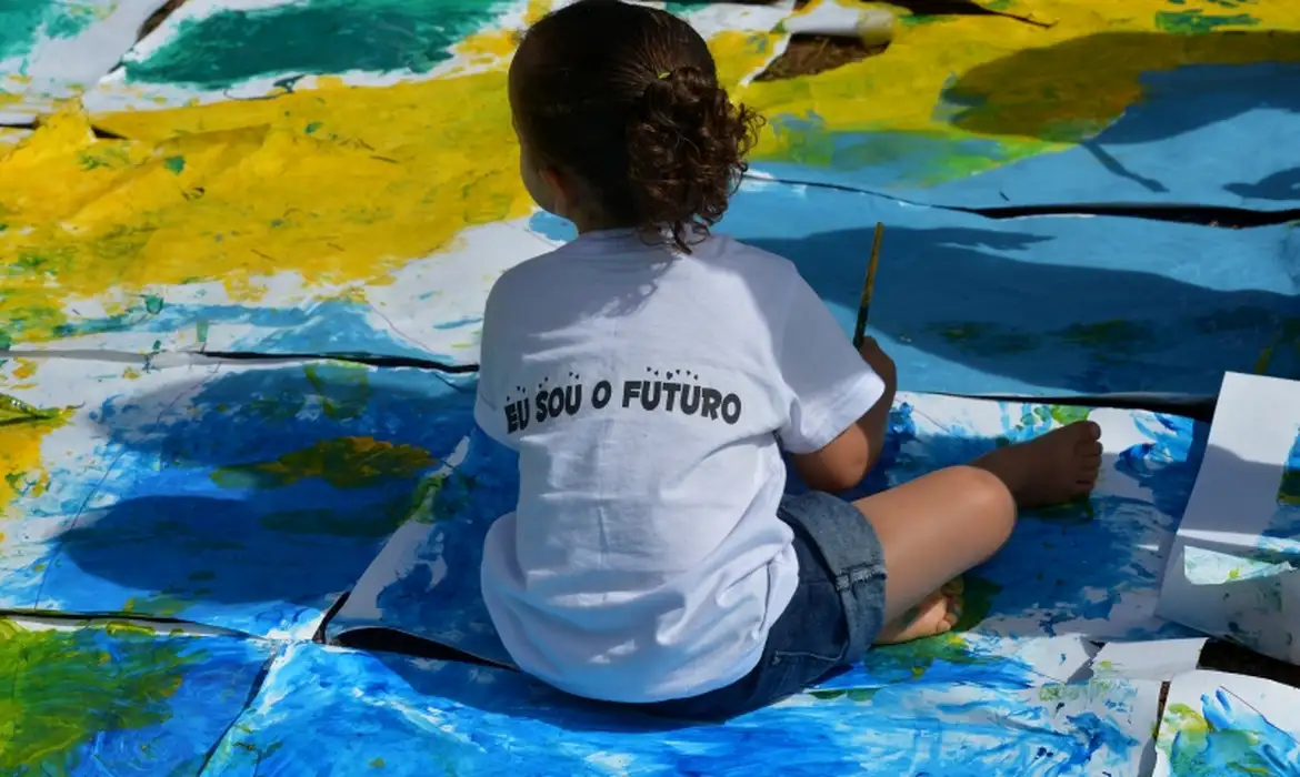 Pais veem palmada como disciplina e não como violência, alerta Unicef