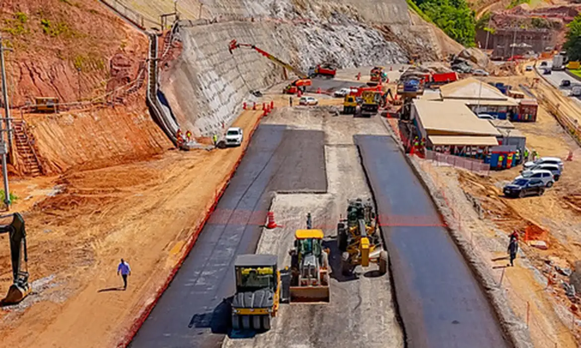 Ampliação da Via Dutra no Grande Rio deve ser concluída em um ano
