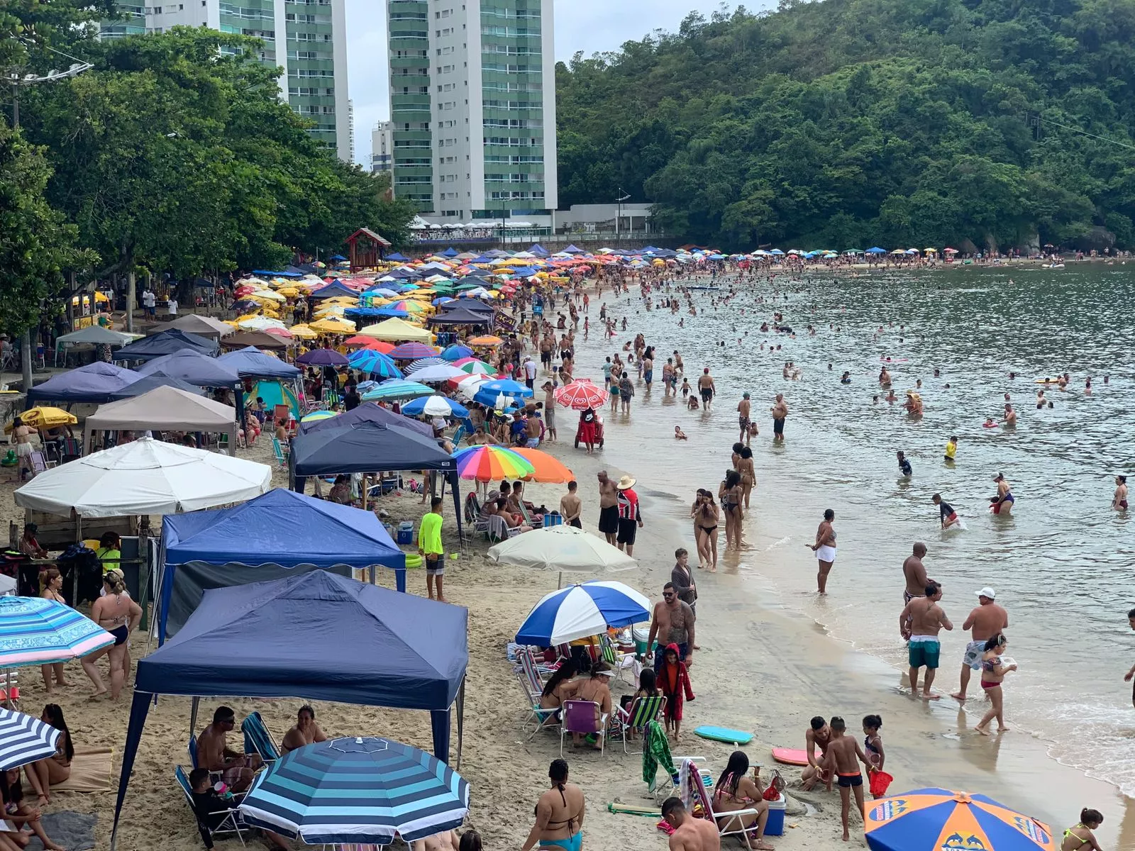 Litoral de SP tem 90 praias impróprias para banho neste fim de semana; veja a lista