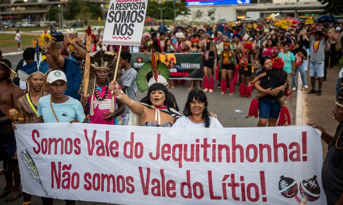 Maioria dos projetos no Congresso ameaçam indígenas, diz pesquisa