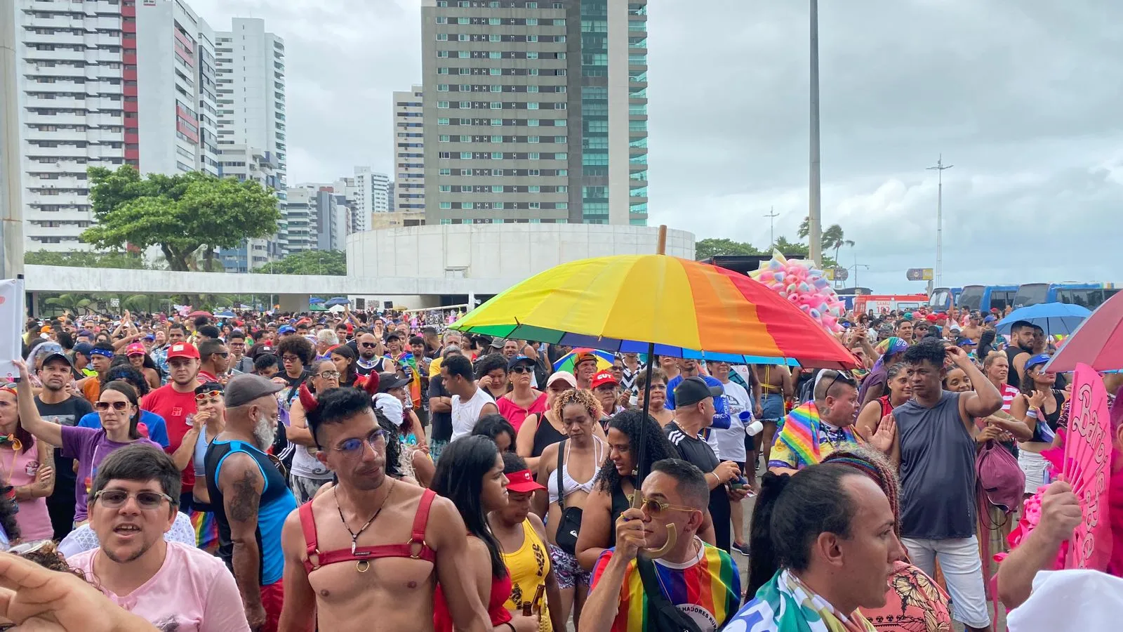 Parada da Diversidade chega à 25ª edição com shows no Recife; veja programação e esquema de trânsito