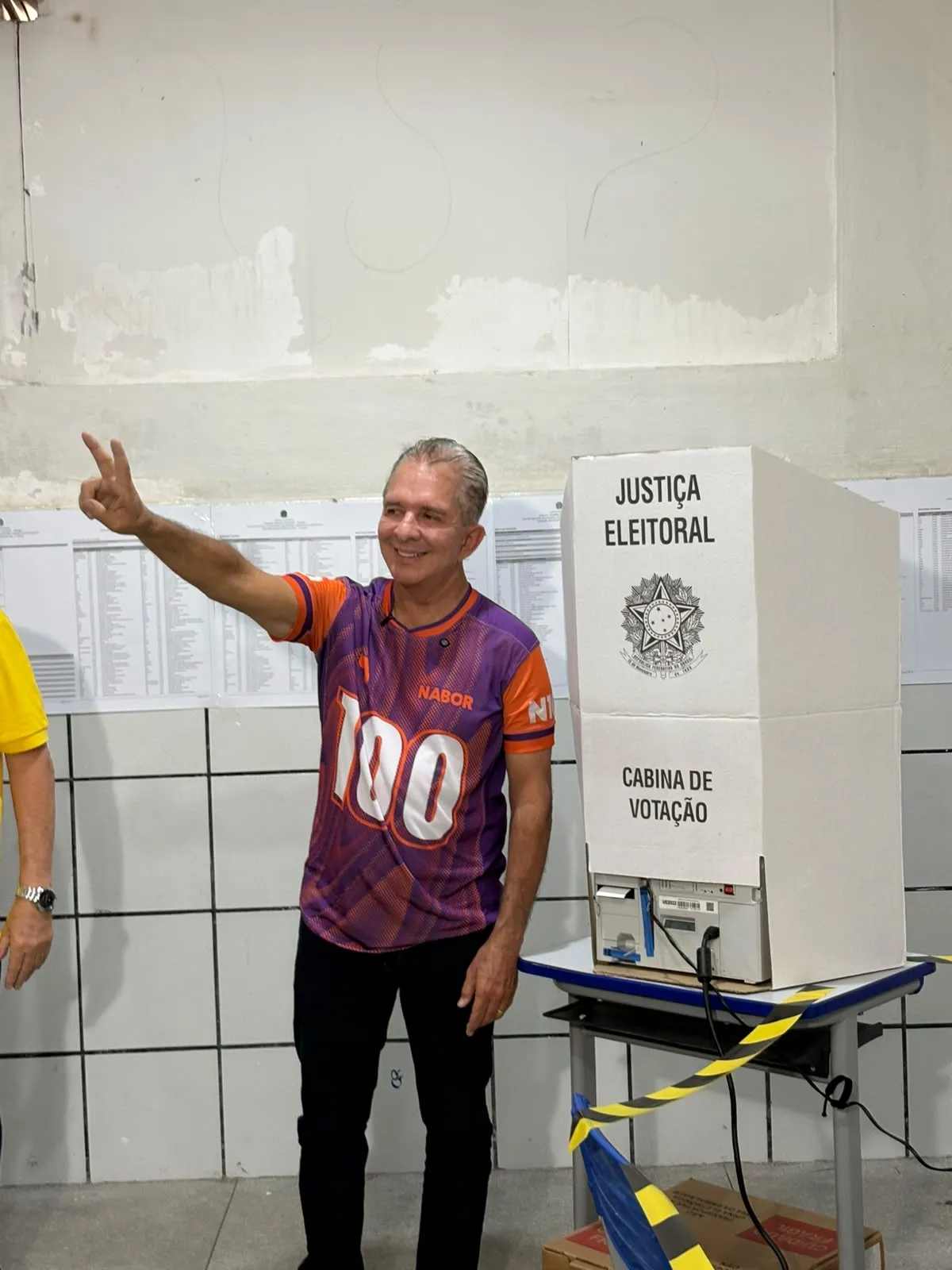 Nabor Wanderley (Republicanos) vota em Patos, PB