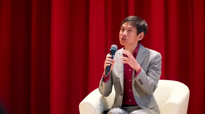 O professor que causa furor entre os adolescentes chineses (e a razão do seu sucesso)