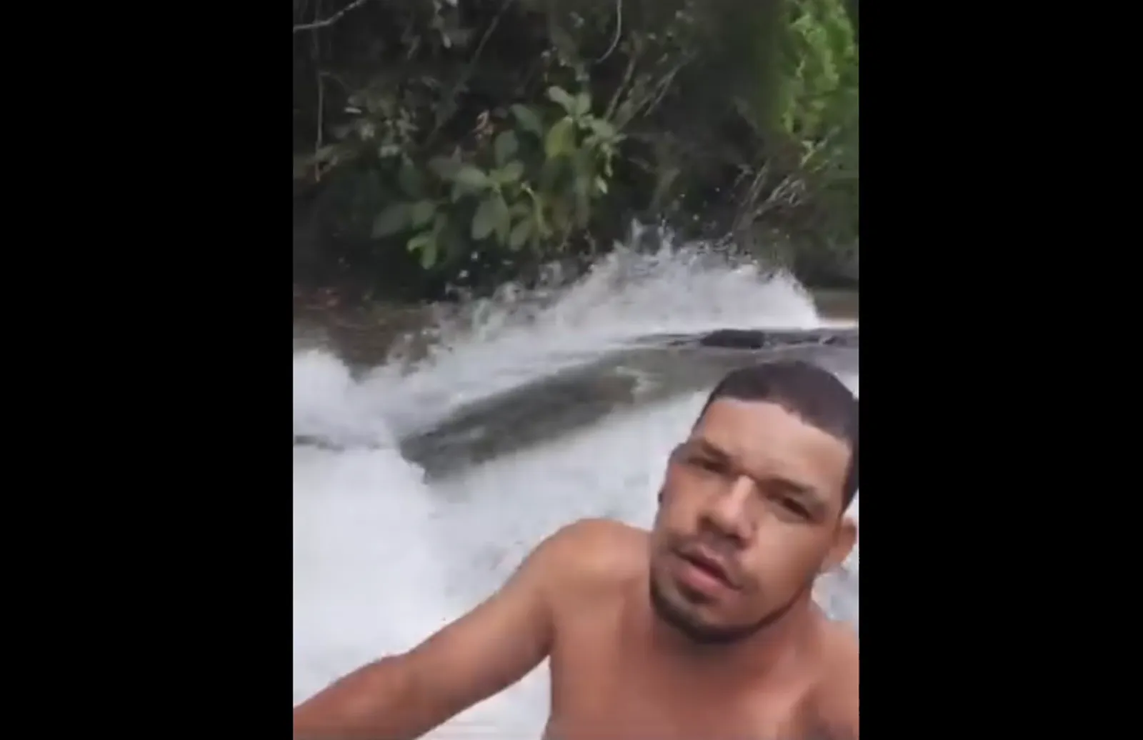 Mecânico morre momentos após postar vídeo sobre risco de cachoeira em Macaé: 'Depois de cair daqui, meu filho, só a morte'