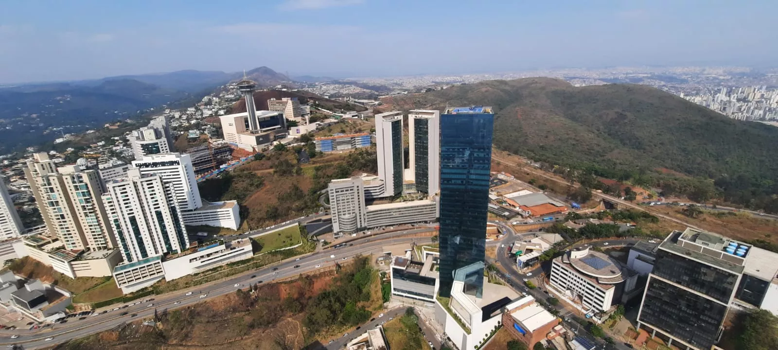 Frente fria avança e pode provocar chuva em BH após dias de calor intenso