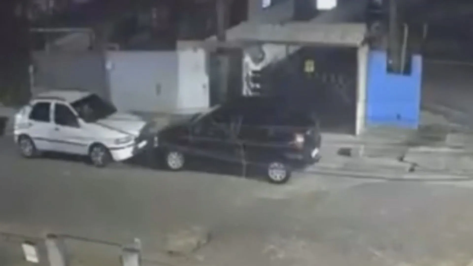 Dois homens são mortos em tiroteio em Canoas; vídeo mostra momento dos disparos
