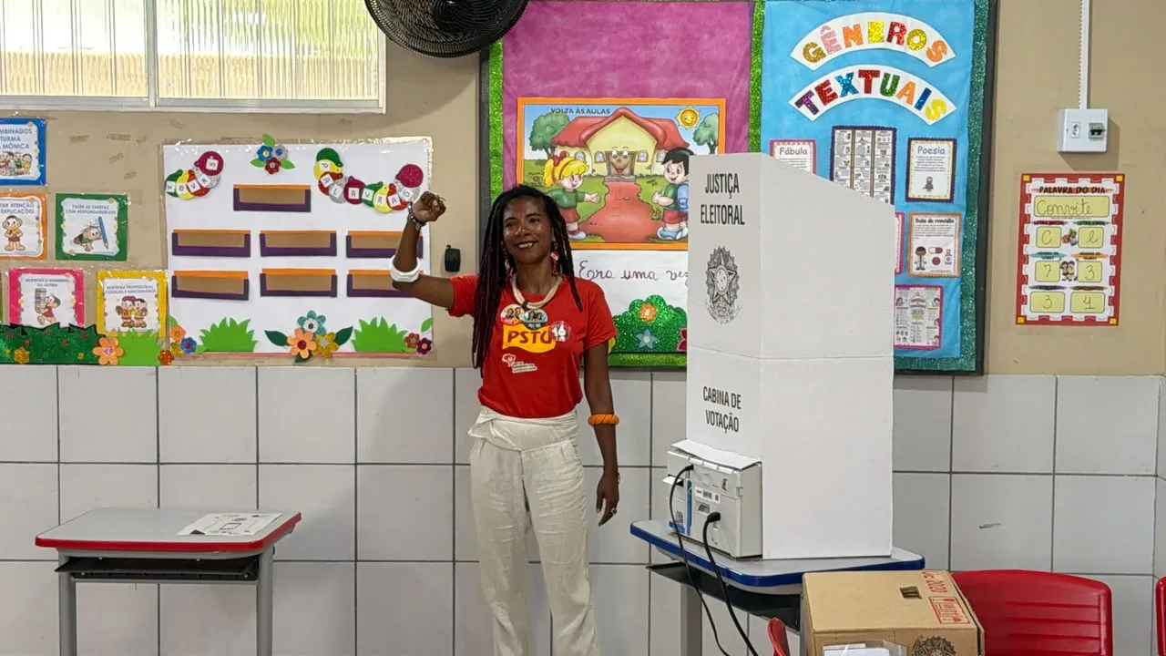 Well Macêdo (PSTU) vota em Belém