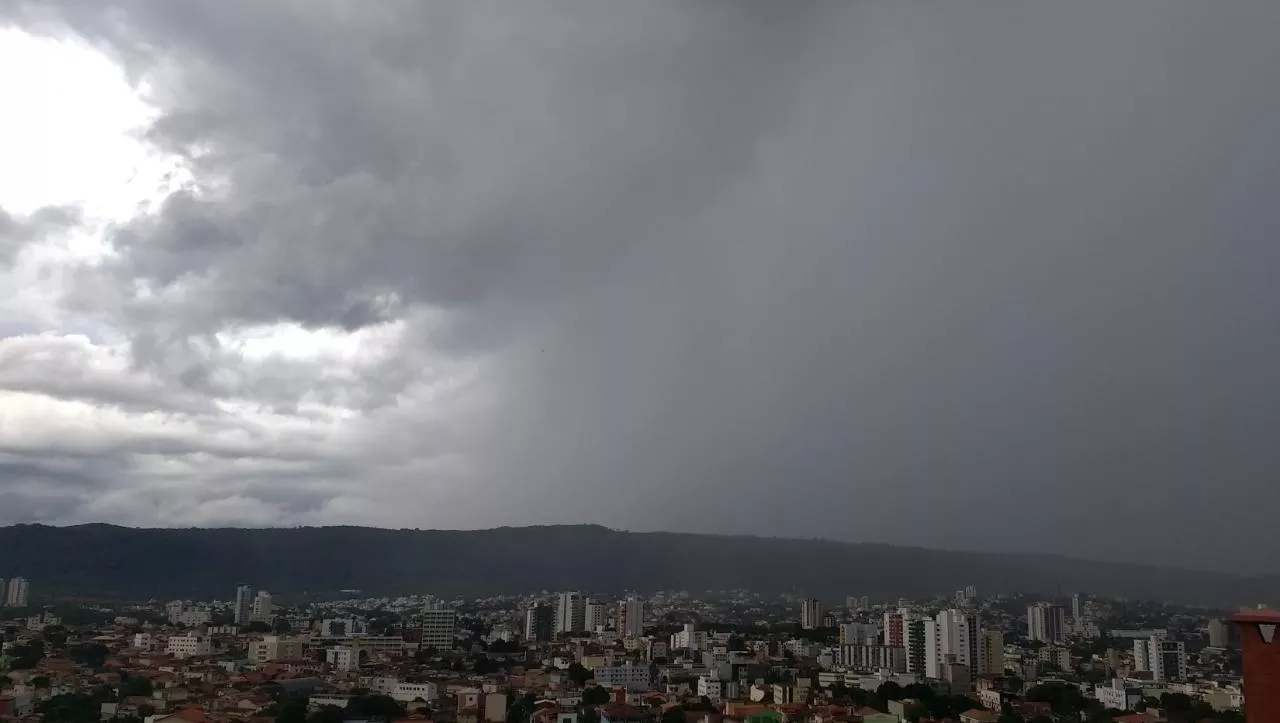 Inmet emite alerta de tempestade para Montes Claros, Curvelo, Unaí e outras cidades da região; veja quais