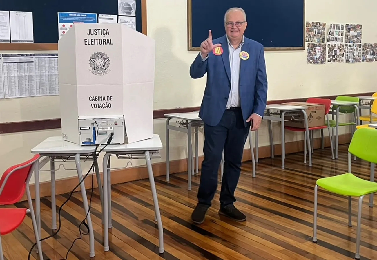 Senado por SC: Afrânio Boppré (PSOL) vota em Florianópolis