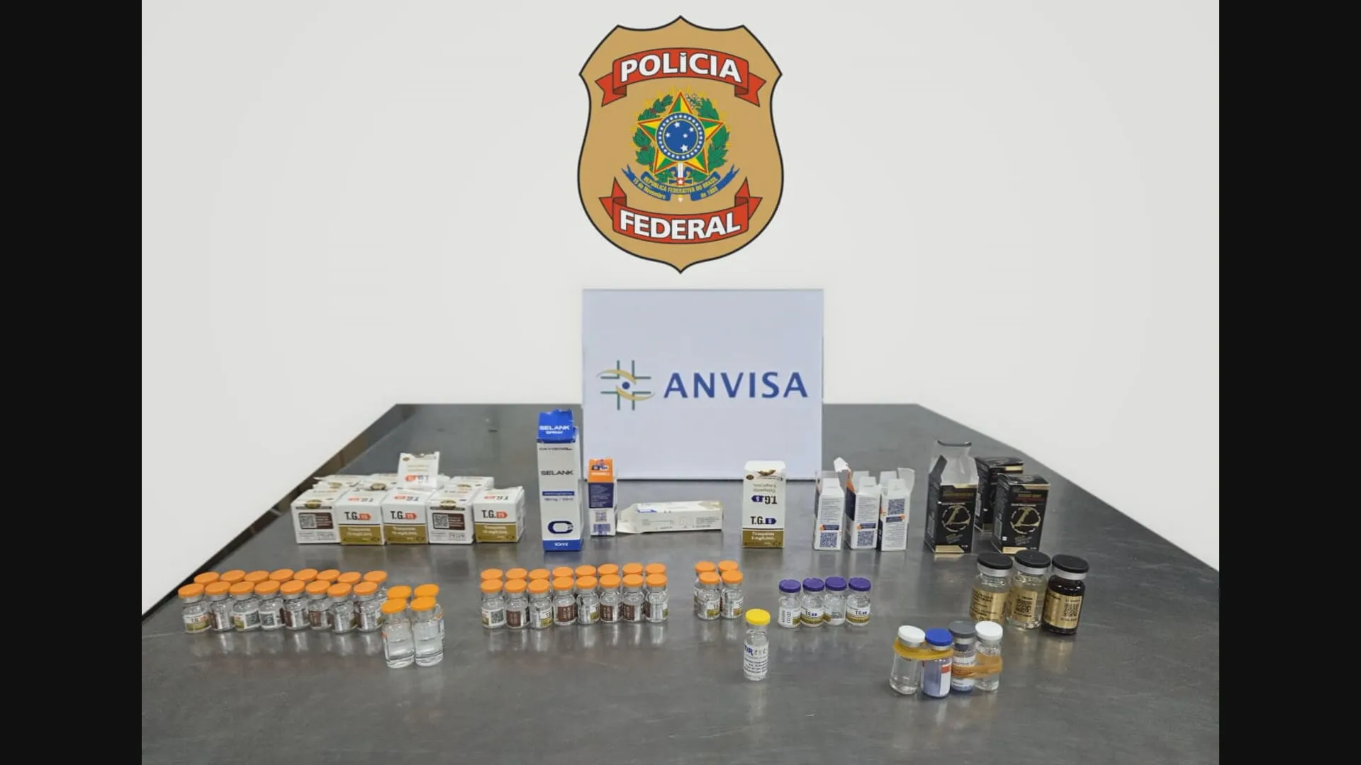 Mulher é presa com anabolizantes e medicamentos no Aeroporto do Galeão