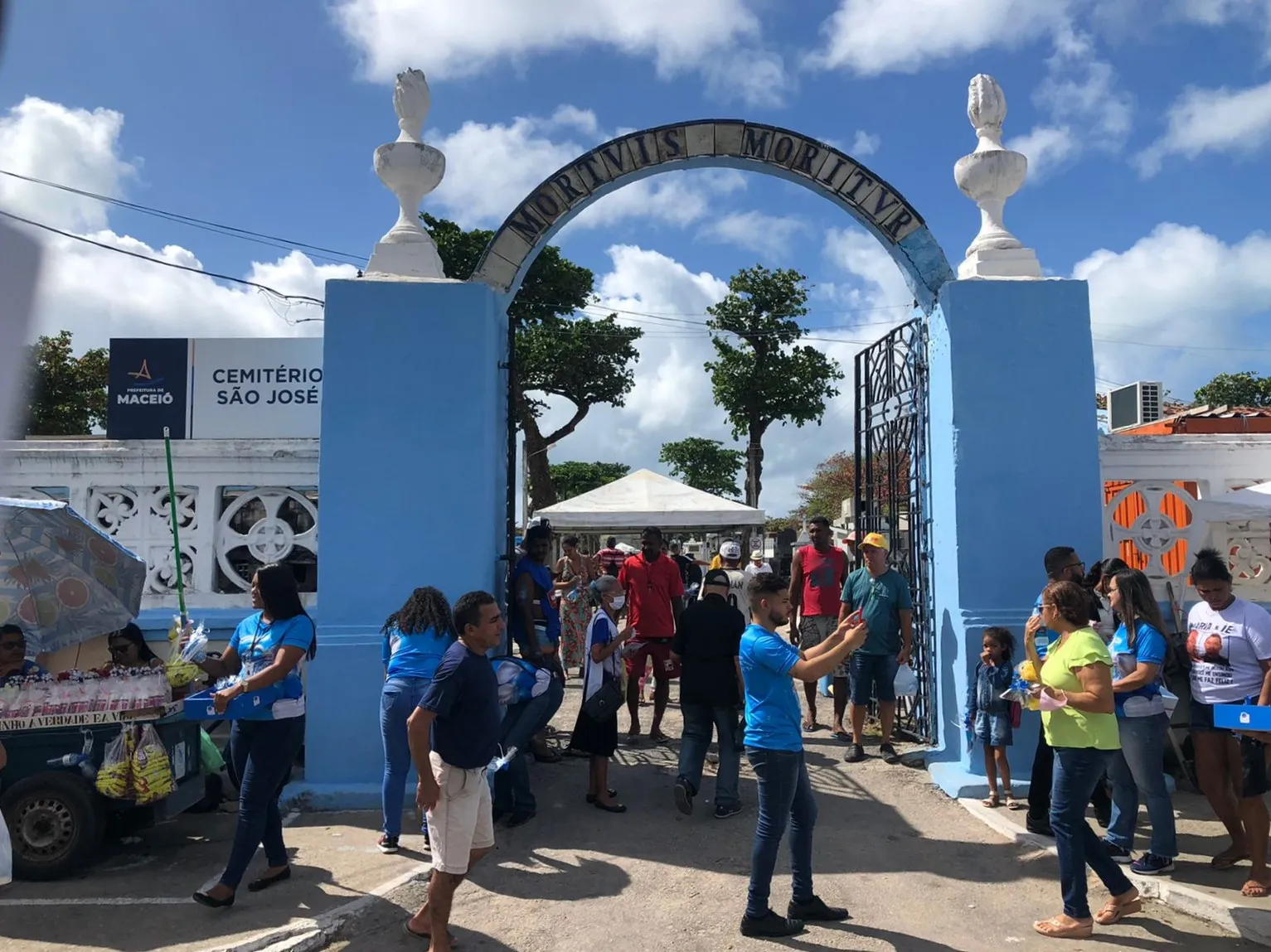 Prefeitura de Maceió abre vagas para ambulantes venderem produtos durante Dia de Finados