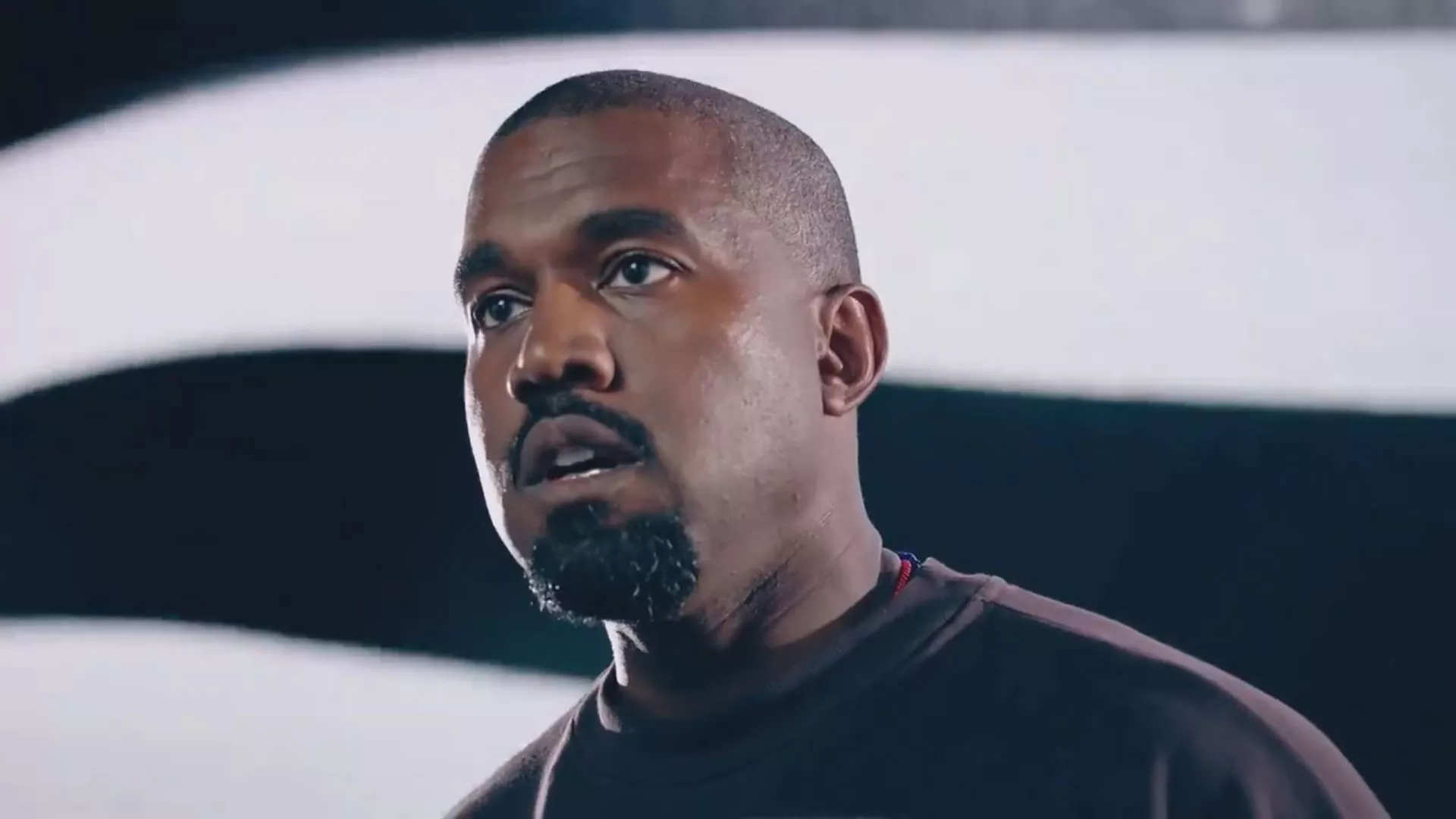 Shows de Kanye West são cancelados na Rússia; imprensa cita ordem de autoridades