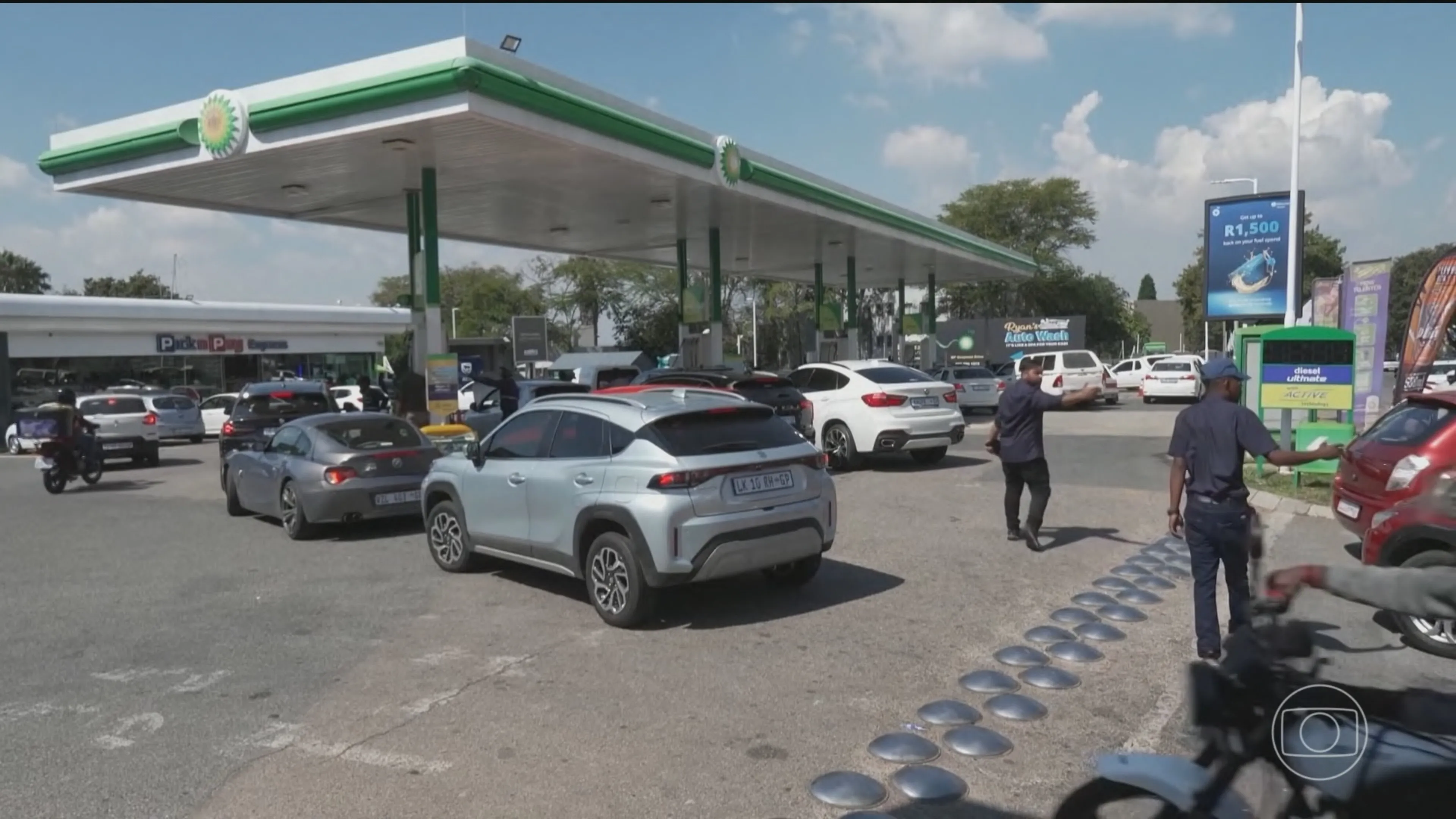 G7 libera reservas estratégicas de diesel para tentar conter crise de energia e alta no preço dos combustíveis