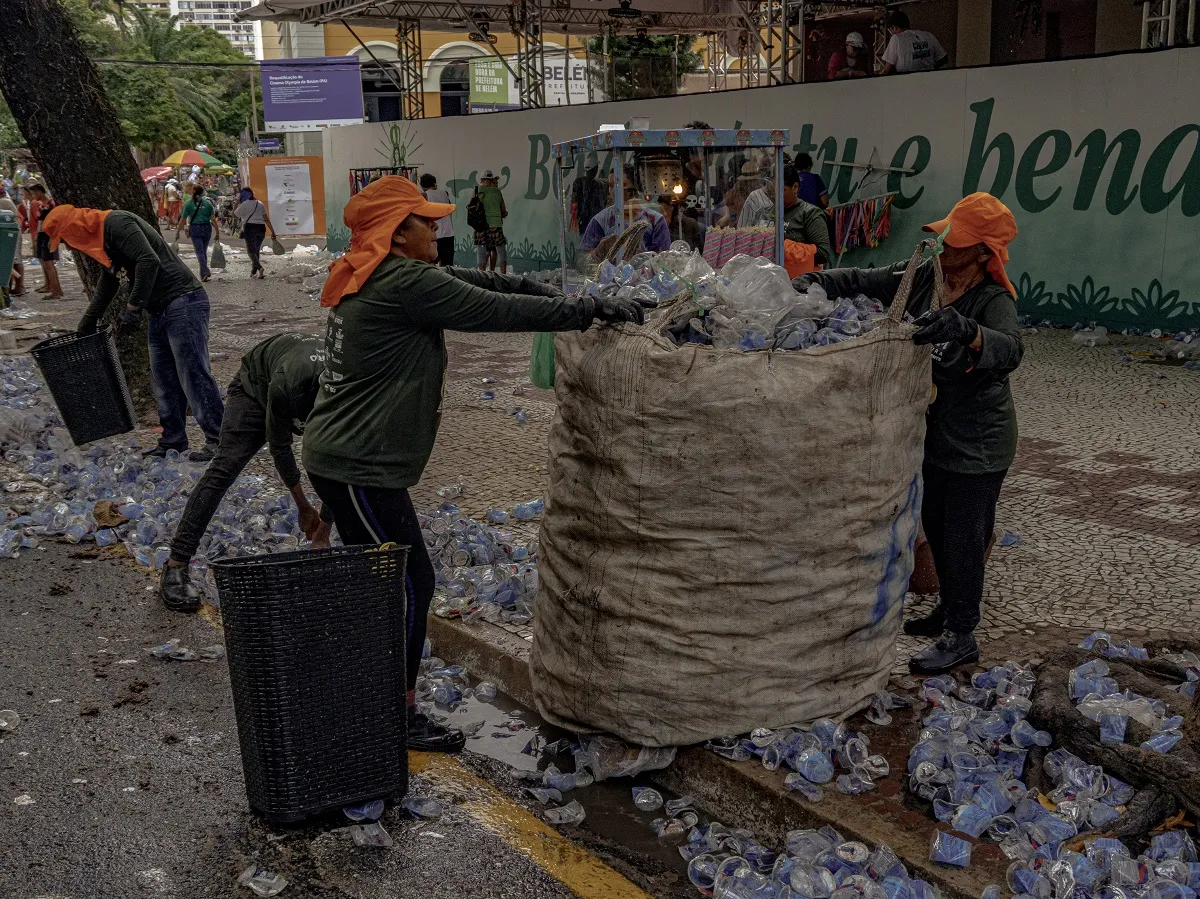 Círio 2026: mais de 700 toneladas de resíduos são recolhidos após procissões em Belém