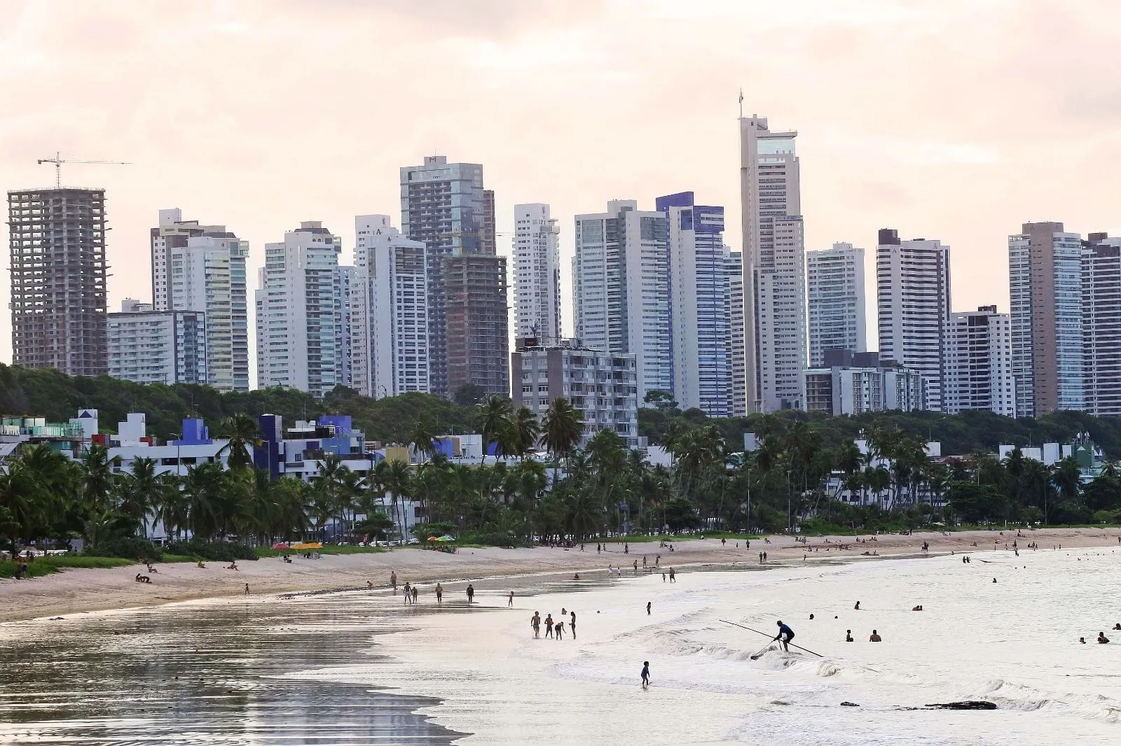 Litoral da Paraíba tem três trechos de praia impróprios para banho; veja quais