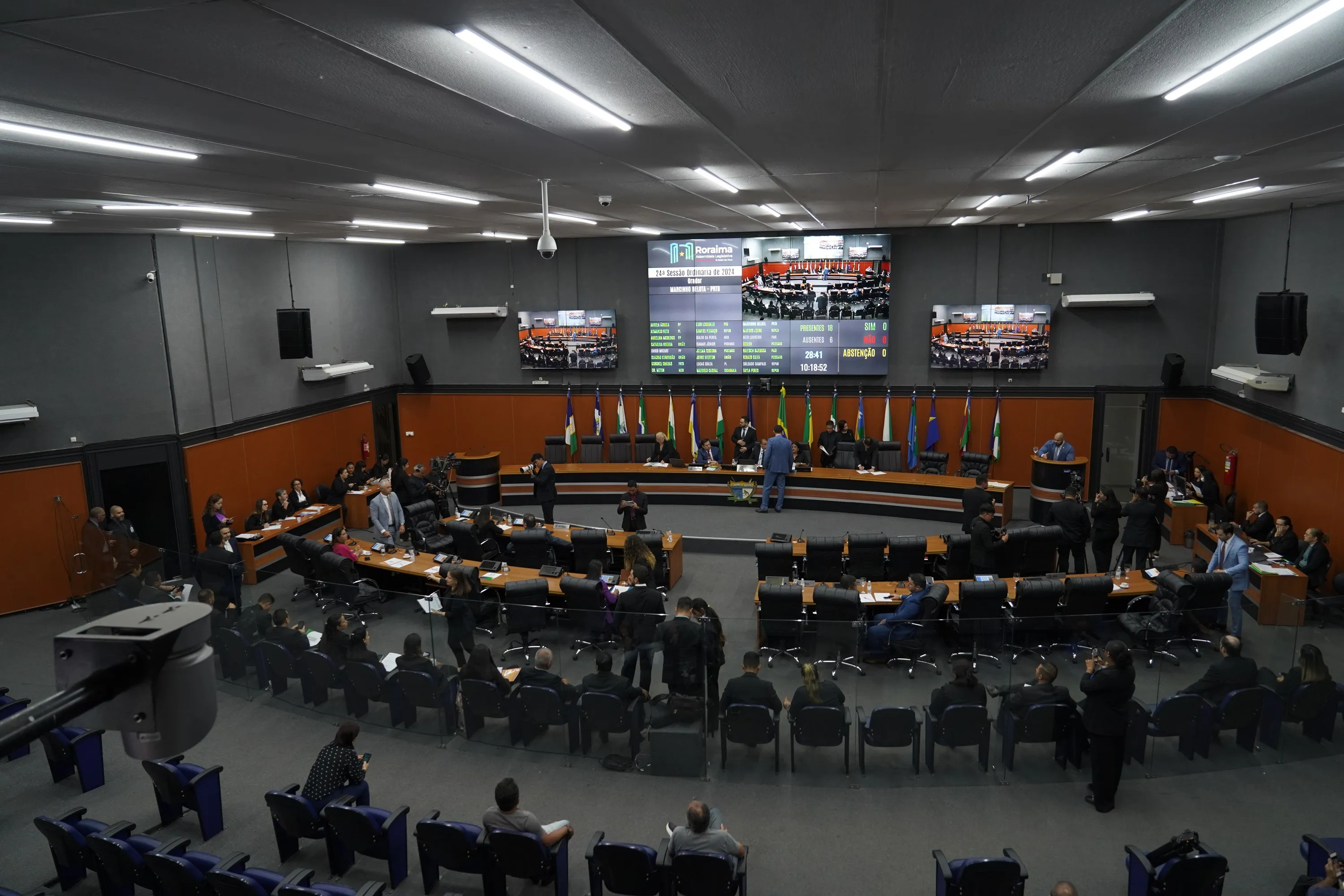 Dos 24 deputados estaduais de Roraima, 21 tentam reeleição e um disputa vaga na Câmara em 2026