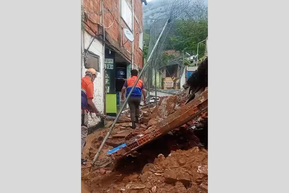 Aulas são suspensas após chuva derruba muro de escola municipal em Teresópolis
